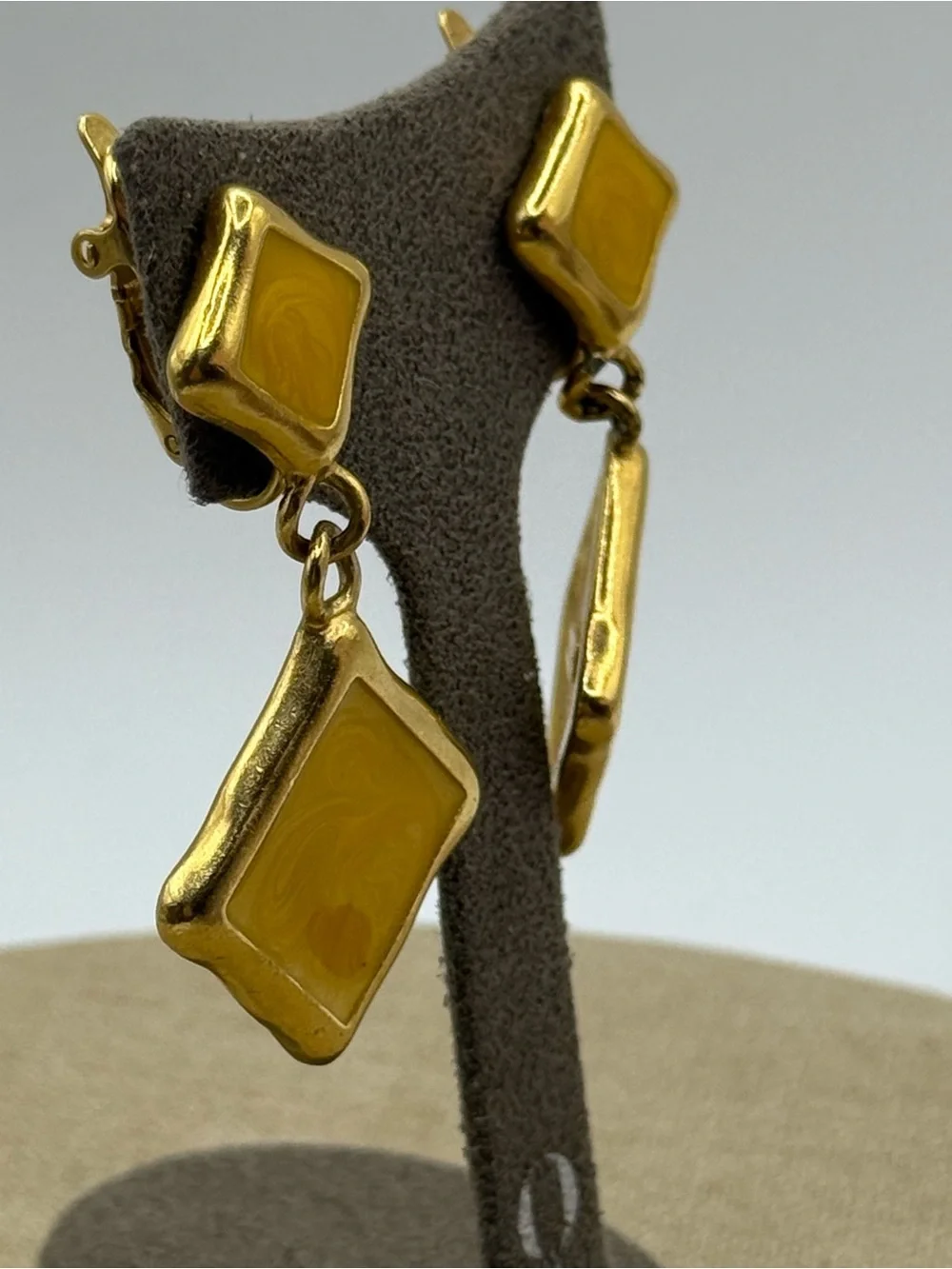 Vintage trifari clip on Gold-Tone Yellow Drop Square Earrings